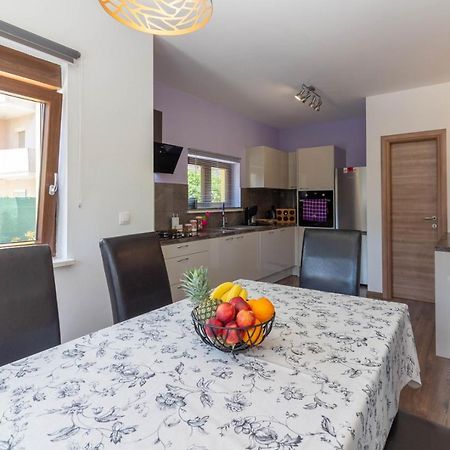 Modern Villa Eve In Medulin With Pool Near The Beach Εξωτερικό φωτογραφία