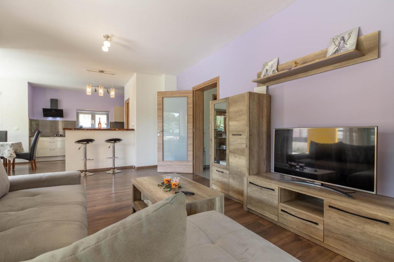 Modern Villa Eve In Medulin With Pool Near The Beach Εξωτερικό φωτογραφία